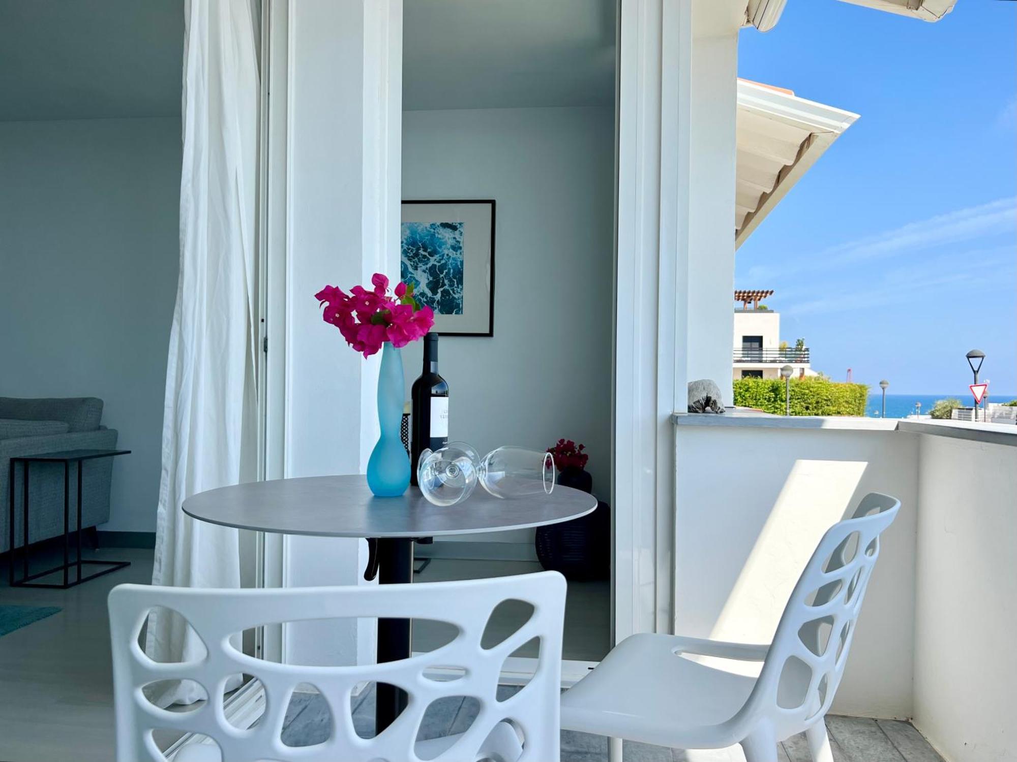 Vistas Del Mar By Hello Homes Sitges Extérieur photo